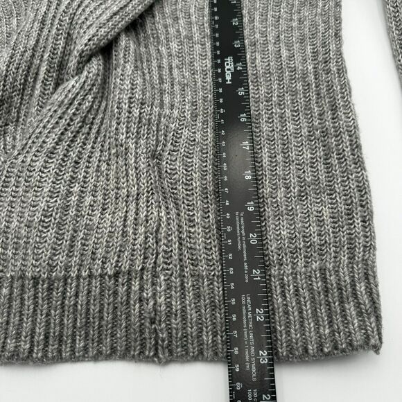 Ann Taylor MEDIUM twist criss cross fuzzy‎ v neck gray knit sweater pullover top - Picture 5 of 6